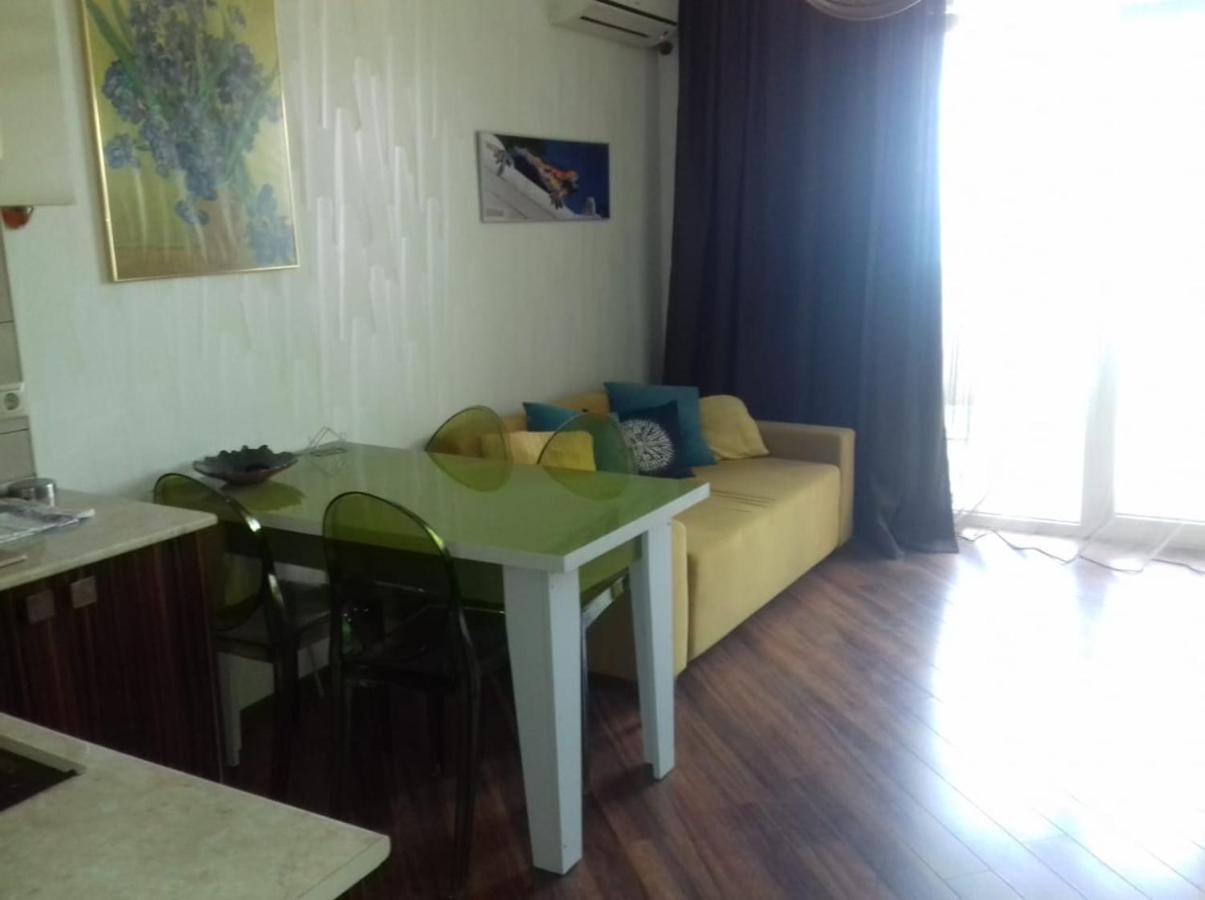 Apartment On Kobaladze Str 2 巴统 外观 照片
