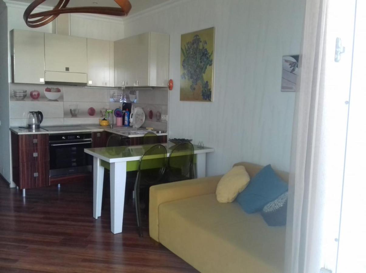 Apartment On Kobaladze Str 2 巴统 外观 照片