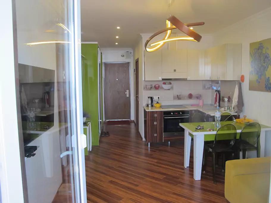 Apartment On Kobaladze Str 2 巴统 外观 照片