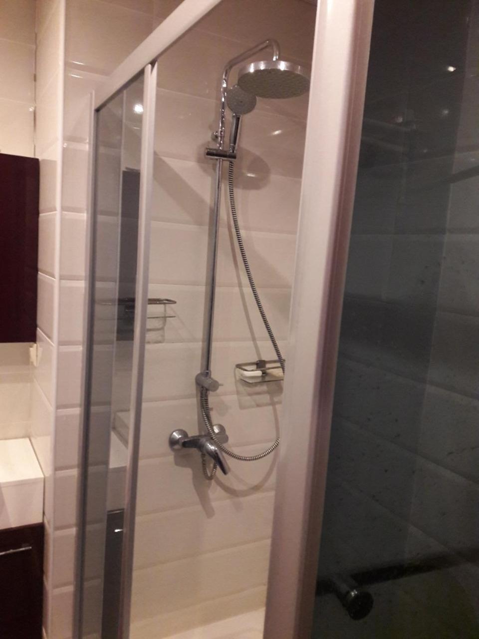 Apartment On Kobaladze Str 2 巴统 外观 照片